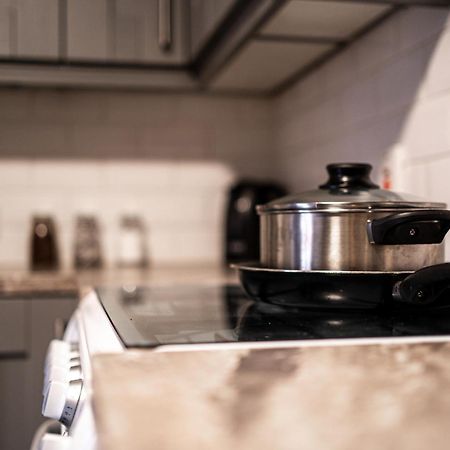 Central Apartment In Belfast City Centre - Sleeps 5 People Екстериор снимка
