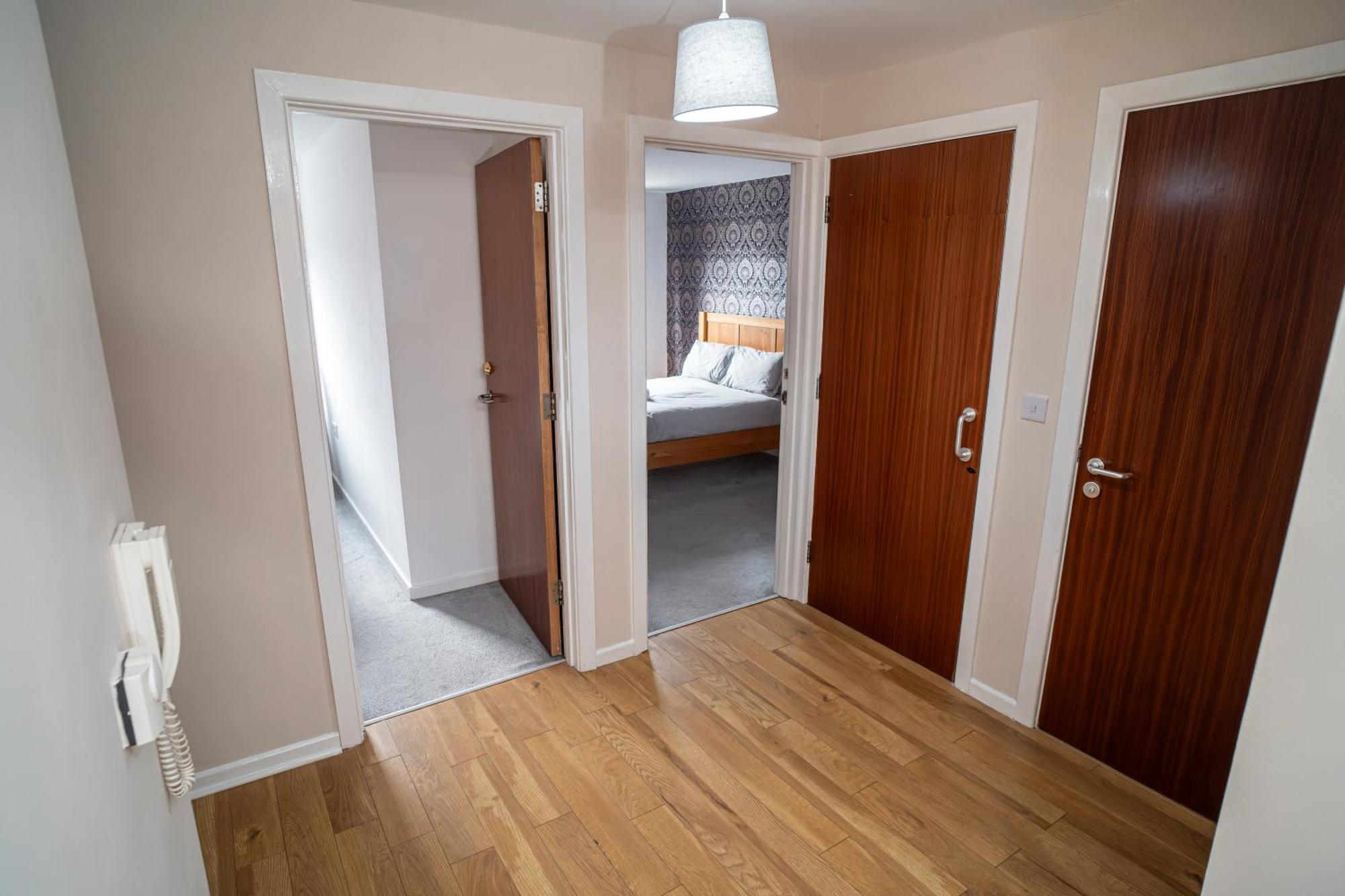 Central Apartment In Belfast City Centre - Sleeps 5 People Екстериор снимка