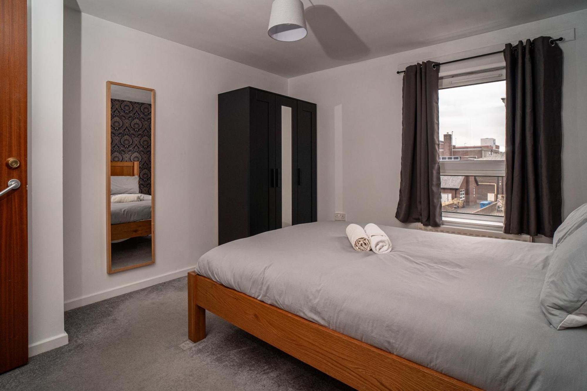 Central Apartment In Belfast City Centre - Sleeps 5 People Екстериор снимка